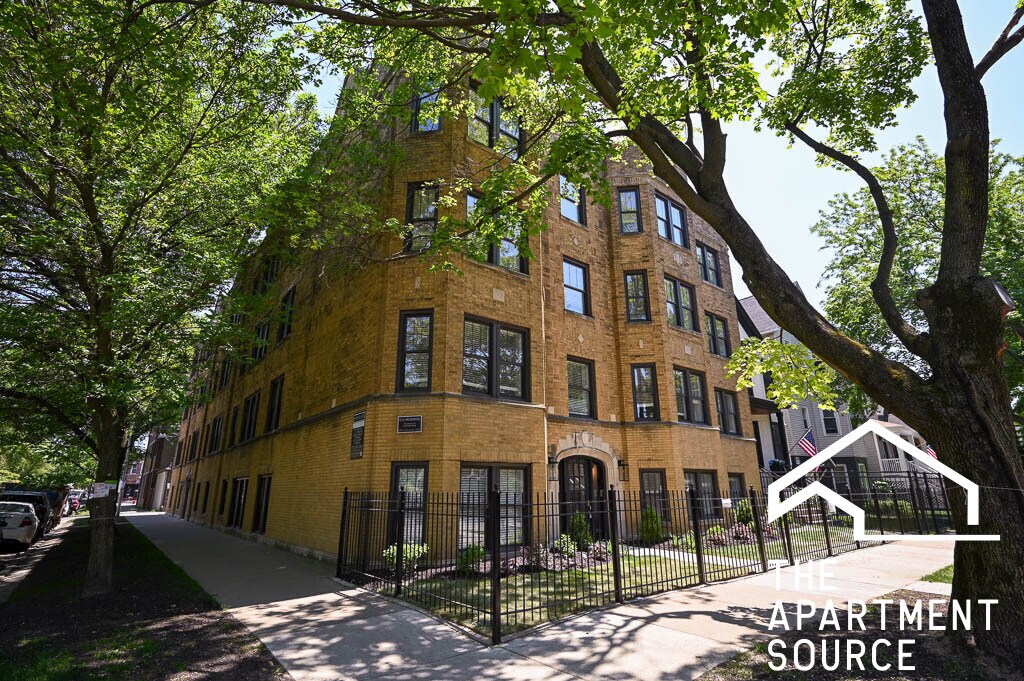 Building Photo - 4857 N Seeley Ave