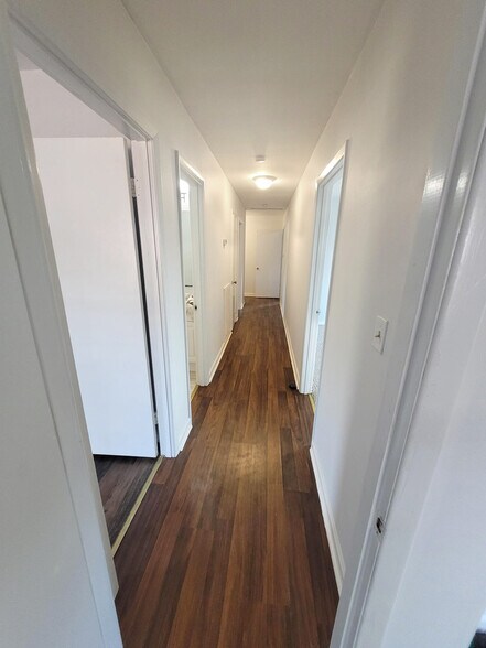 Building Photo - 2201 Windcrest Dr