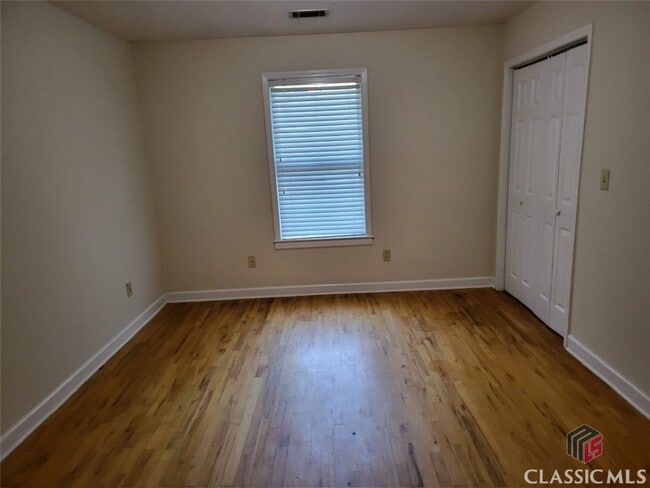 Building Photo - 497 Third Street