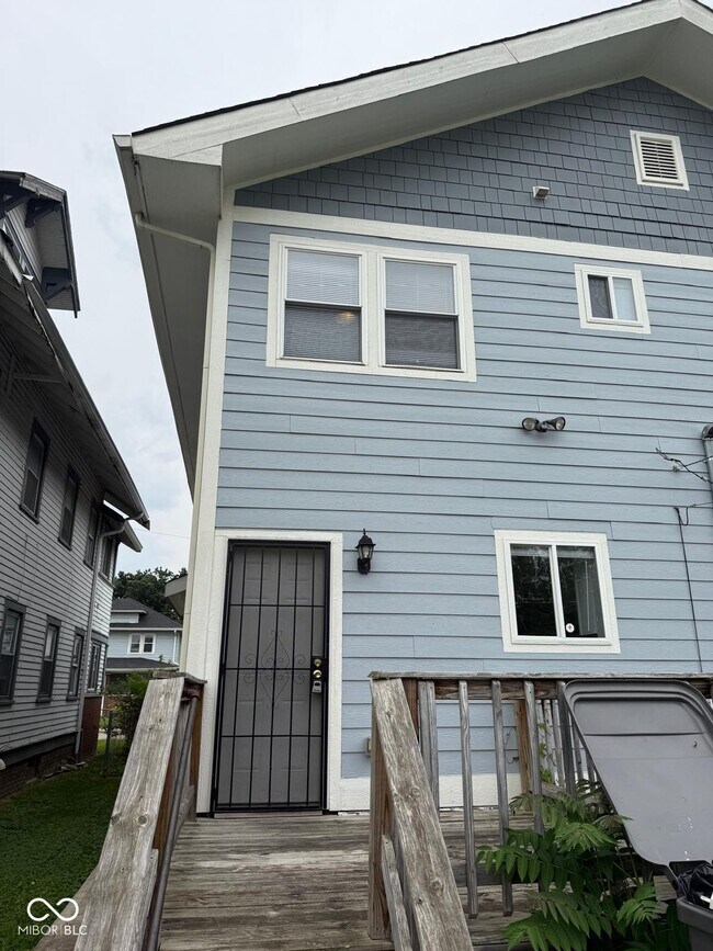 Building Photo - 2932 Ruckle St