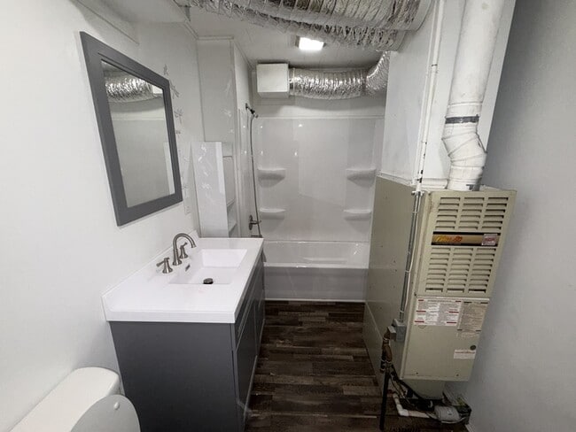 Building Photo - 23 E Brown St
