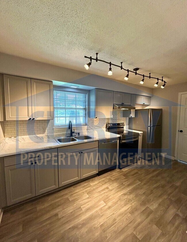 Building Photo - Three bedroom ranch-style home!