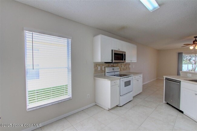 Building Photo - 2138 Caledonia Pl