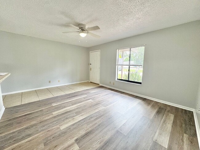 Building Photo - 770-780 E North St