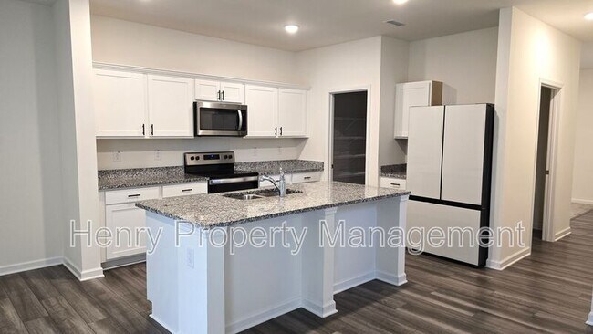 Building Photo - 14 White Hart Ct