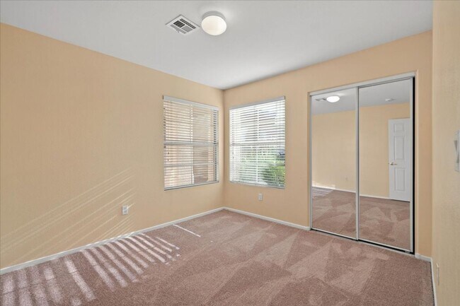 Building Photo - 3441 Bedfordshire Pl