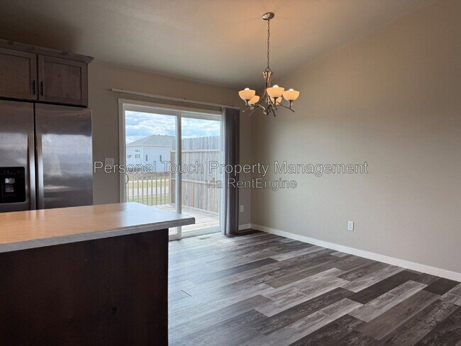 Building Photo - 1067 Barnes Dr W