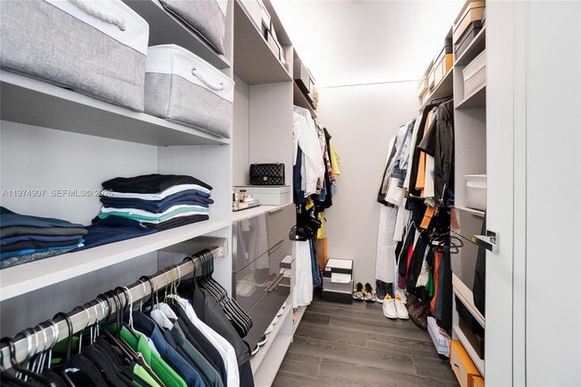 Building Photo - 2900 NE 7th Ave