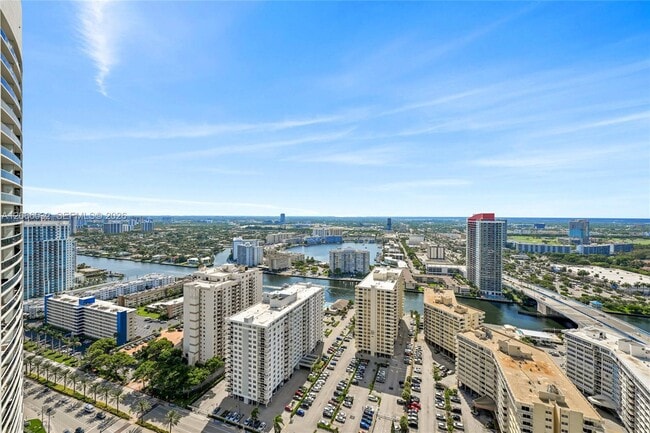 Building Photo - 1830 S Ocean Dr