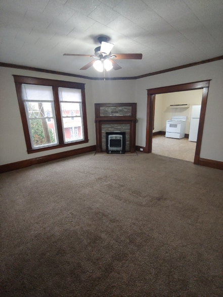 Building Photo - 102 Franklin St