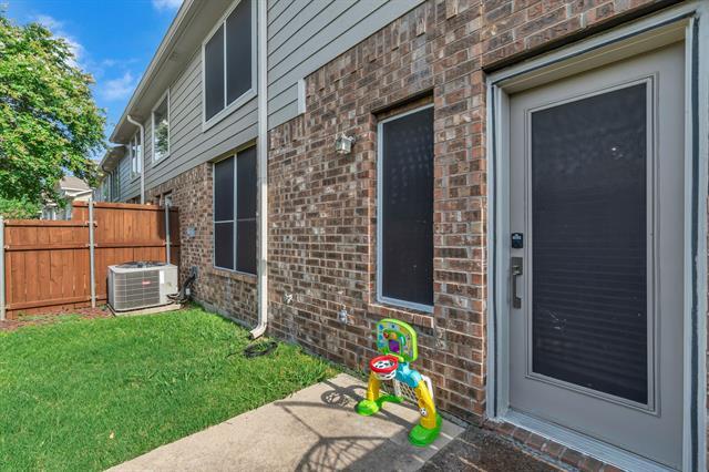 Building Photo - 3124 Tarrant Ln
