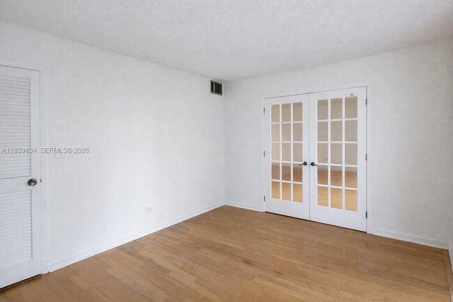 Building Photo - 2201 S Ocean Dr