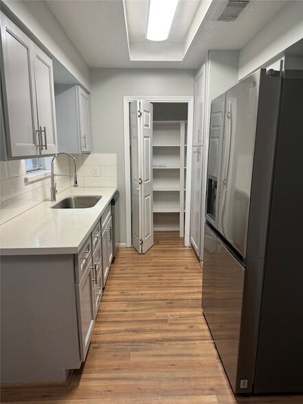 Building Photo - 2019 Redwood St