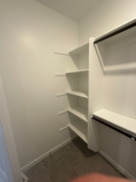 Building Photo - 9835 W Cheery Lynn Rd