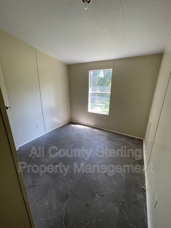 Building Photo - 186 NW Gerson Ln