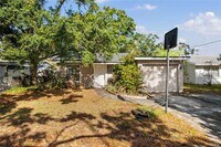 Building Photo - 3909 W Iowa Ave