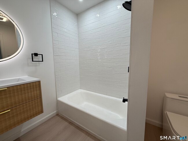 Building Photo - 8-12 Sterling St