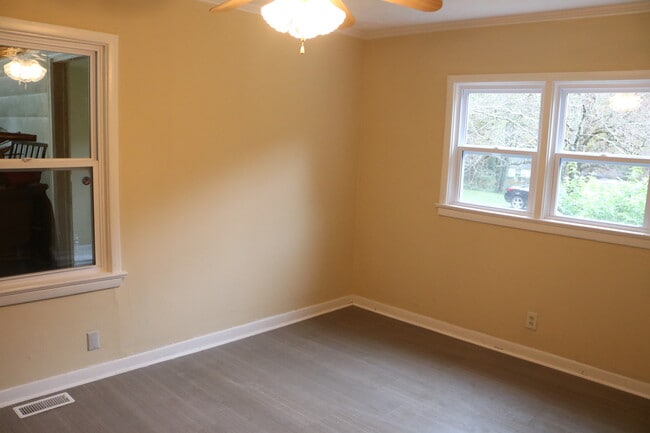 Building Photo - 2301 Brooks Ave