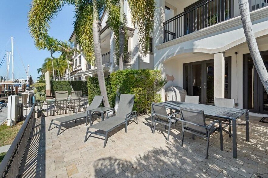Building Photo - 95 Isle of Venice Dr