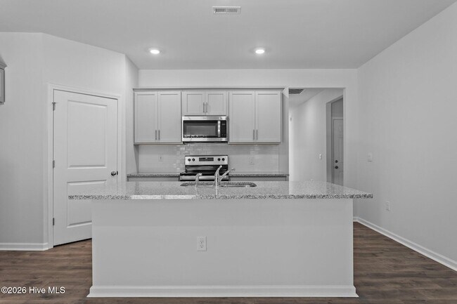 Building Photo - 284 Roberts Pl