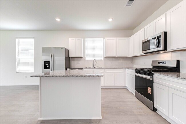 Building Photo - 15011 Rustic Moon Rd