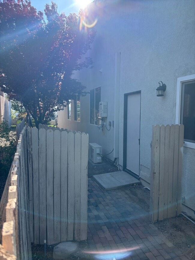 Building Photo - 13141 High Crest Rd