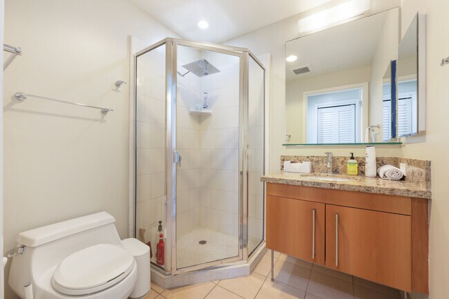 Building Photo - 321 10th Ave