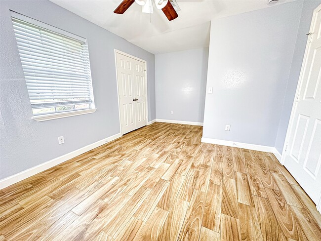 Building Photo - 122 Wood Manor Ln