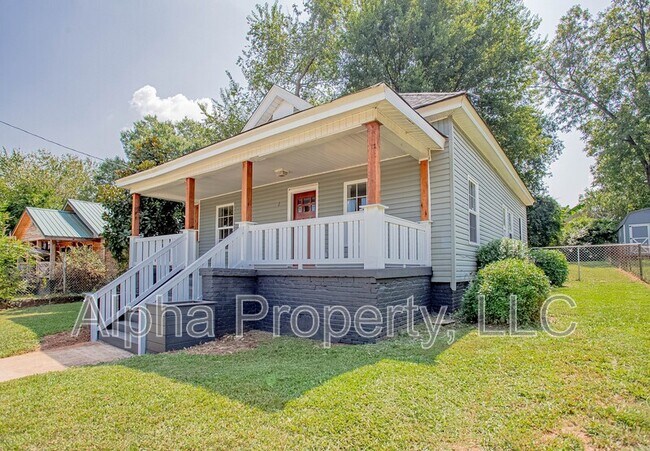 Building Photo - 7 Highlawn Ave