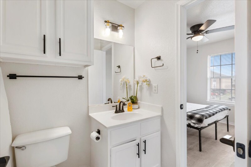 Building Photo - 5810 Redstone Dr