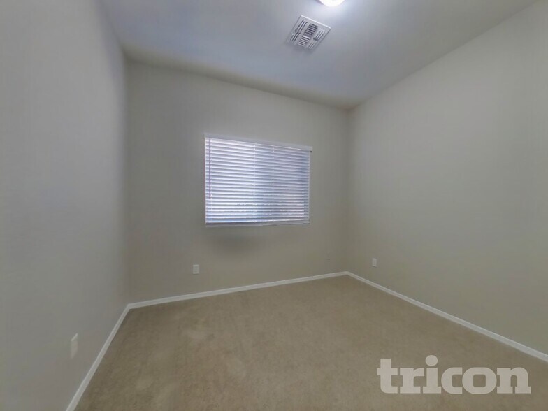 Building Photo - 40139 N Patriot Way