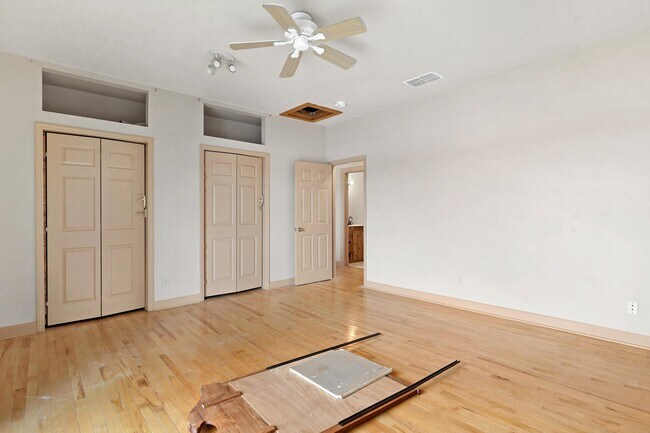 Building Photo - 601 S Ponce De Leon Blvd