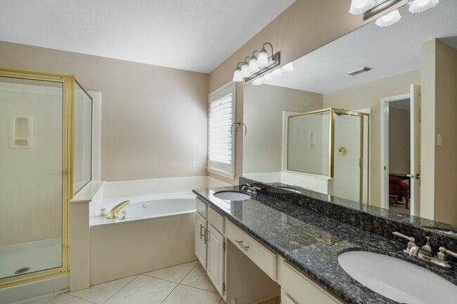 Building Photo - 9631 Bavaria Dr