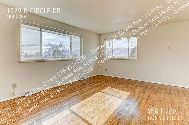 Building Photo - 1929 N Circle Dr