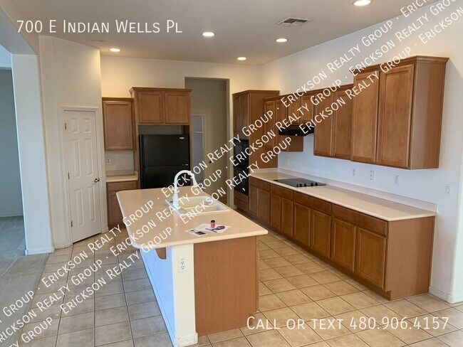 Building Photo - 700 E Indian Wells Pl