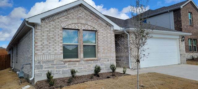 Building Photo - 2644 Oneida Ln