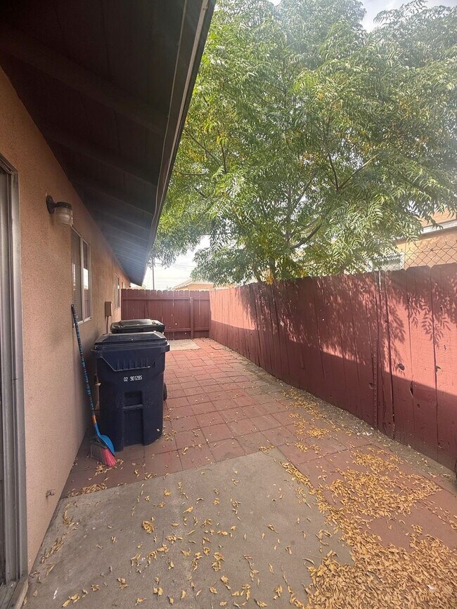 Building Photo - 1115 Tribune St