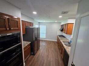 Building Photo - 11634 Eaglewood Dr