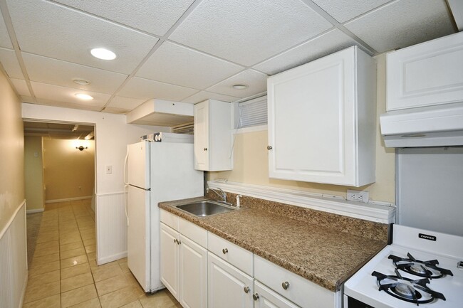 Building Photo - Triplex