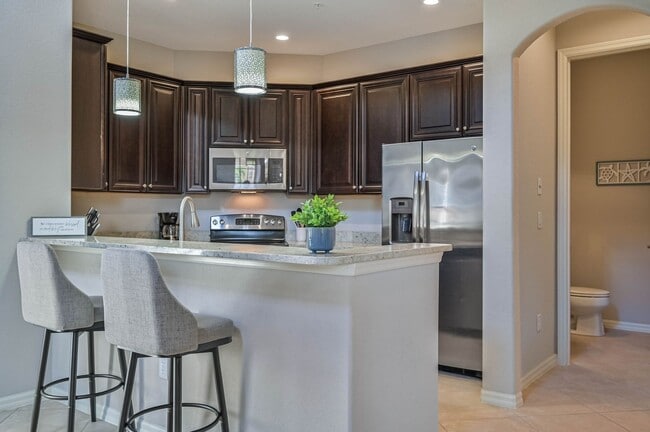 Building Photo - AVAILABLE April - 2/2.5 Townhome with 1 Car garage in Paseo!