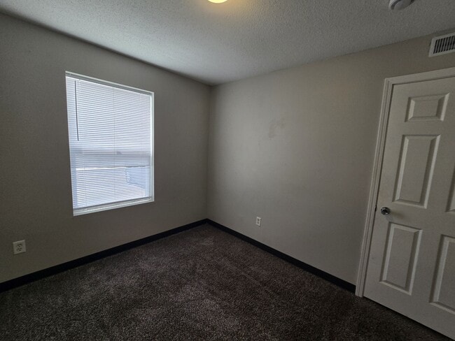 Building Photo - 60 Miller Ave SW