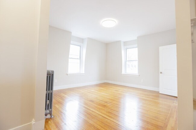 Building Photo - 157 Winthrop St