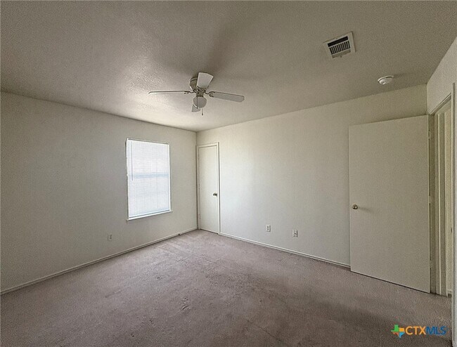 Building Photo - 2102 Tahoe Ct