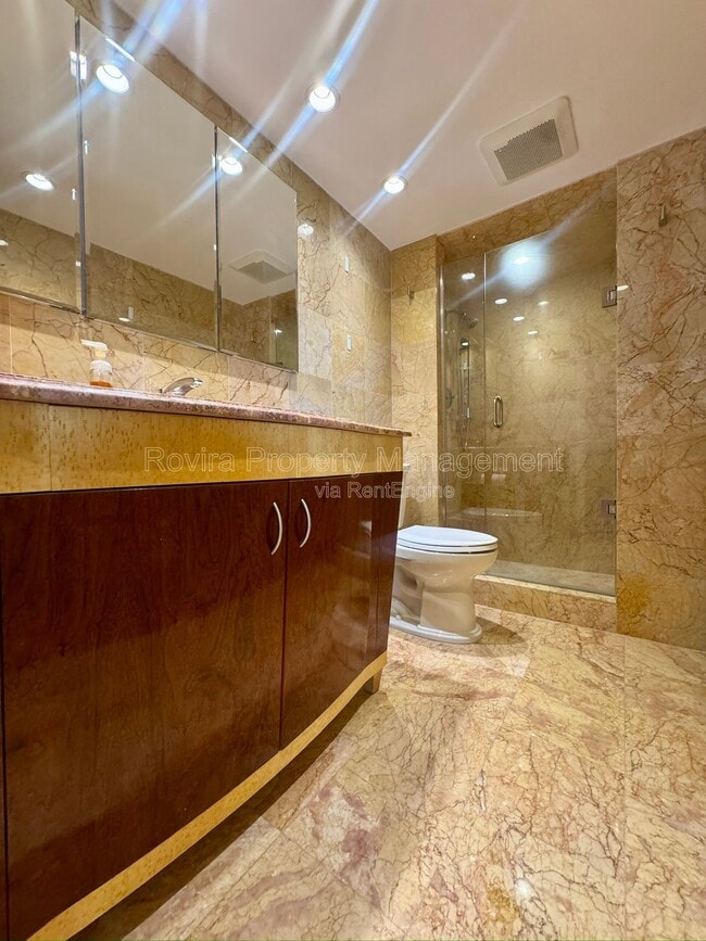 Building Photo - 19667 Turnberry Way