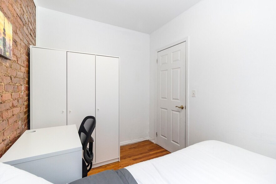 Building Photo - 309-311-311 E 95th St