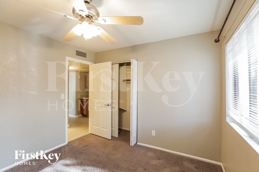 Building Photo - 2994 N Benson Ln