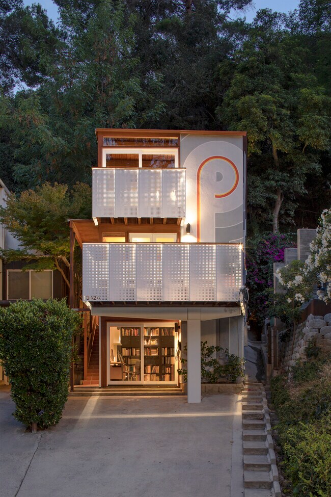 Building Photo - 10424 Hebron Ln