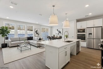 Building Photo - 179 Jasmine Dr