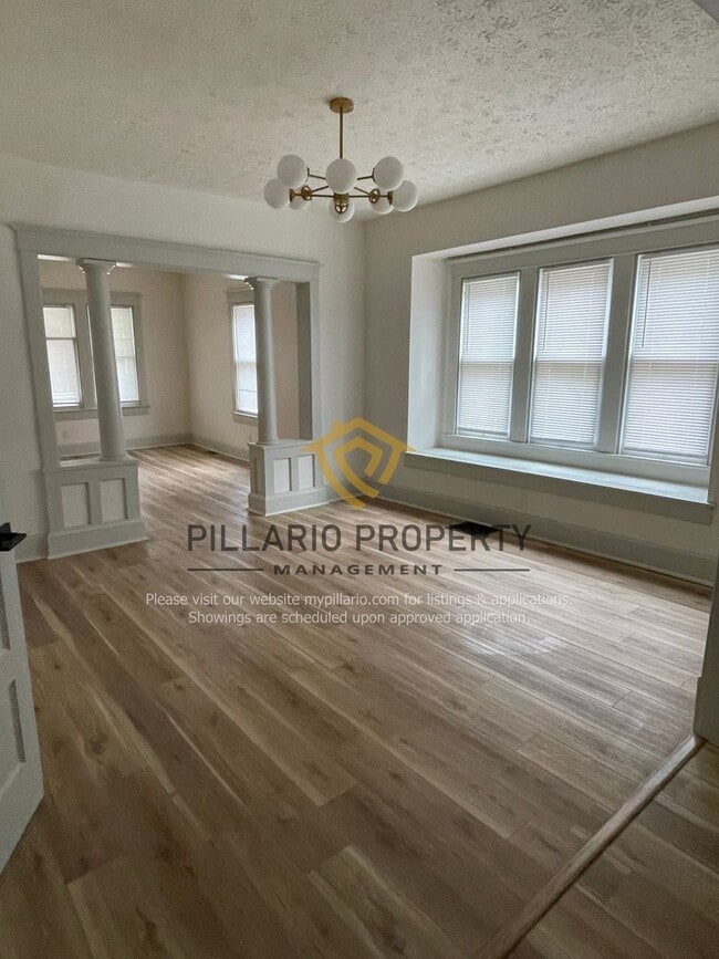 Building Photo - Renovated 3 Bedroom Home in Tuxedo Park, Available NOW!