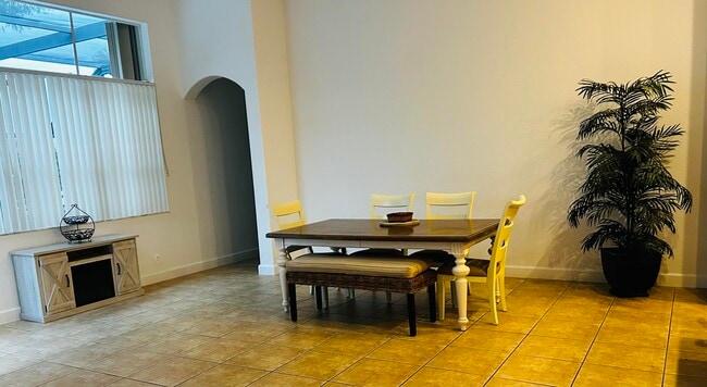 Building Photo - 10440 Cypress Lakes Preserve Dr